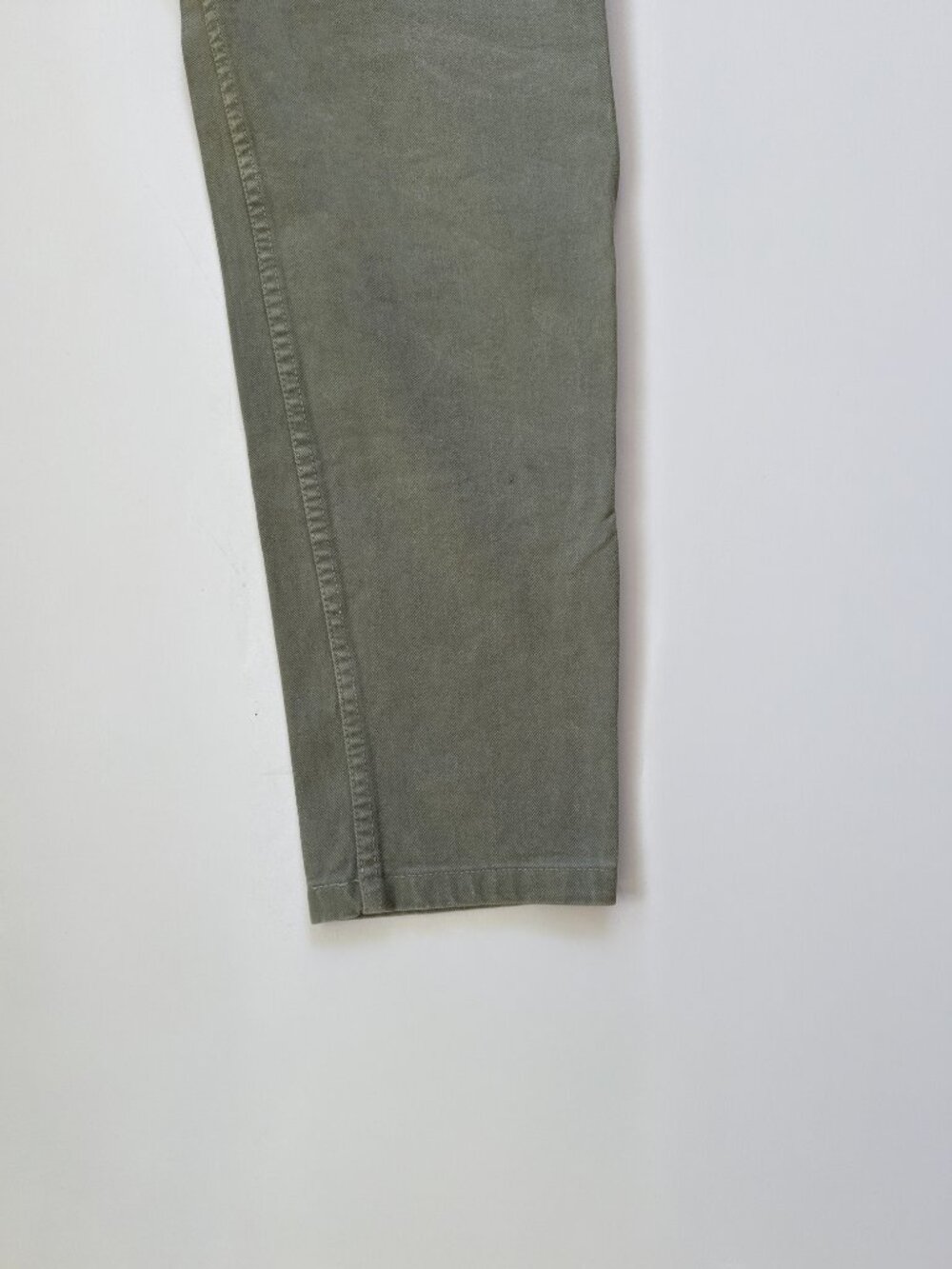 Guess Jeans - Picture 3 of 6